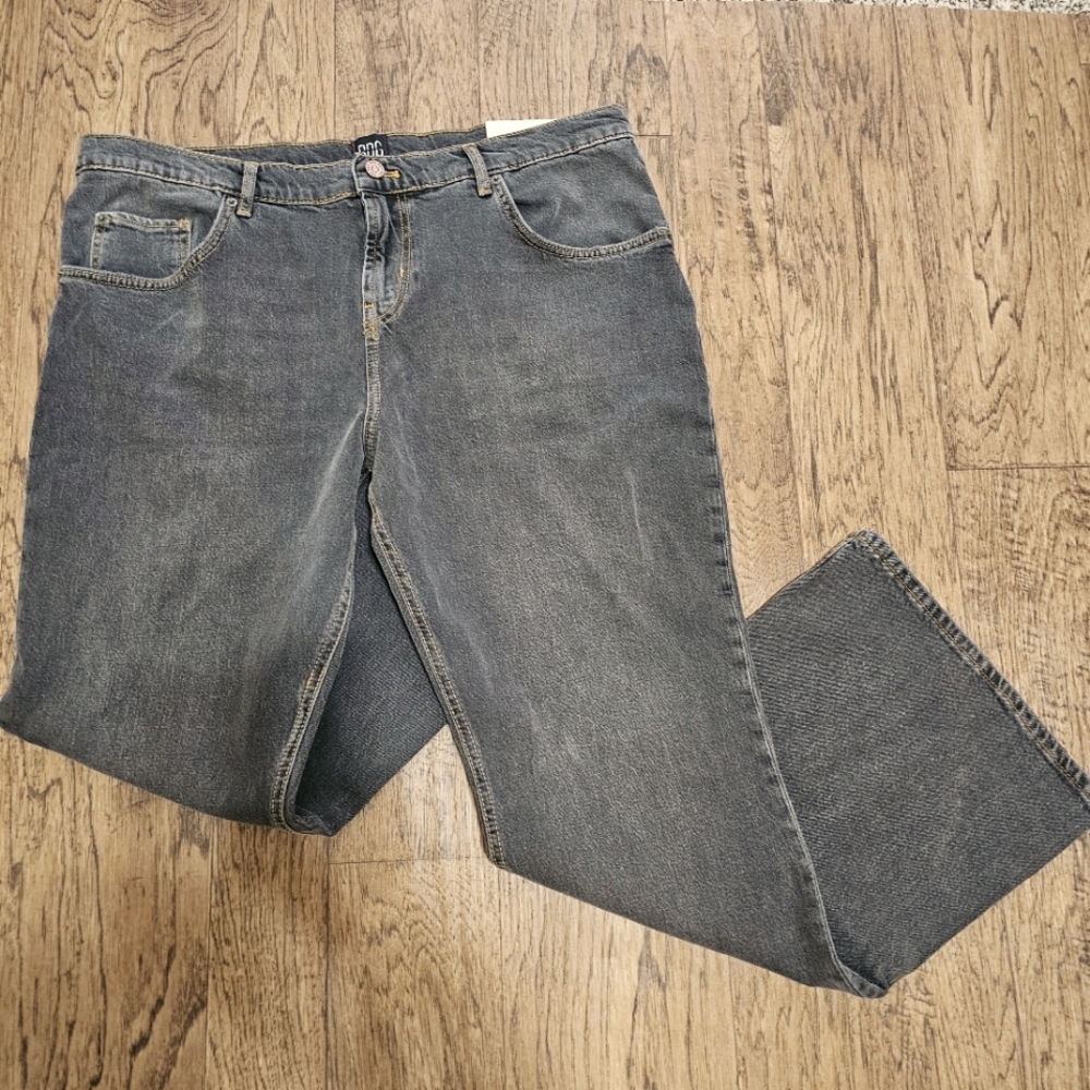 NWT BDG Low Rise Flare black jeans sz 35